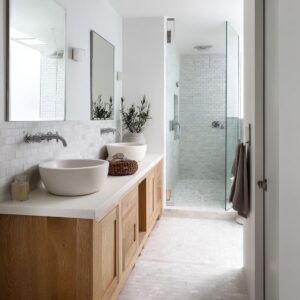 Fresh Bathroom Design Ideas with White Tiles for a Natural Modern Look